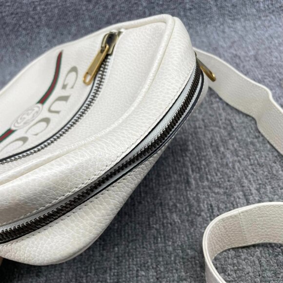 100% Authentic Gucci Leather Crossbody Bag - Picture 3 of 15